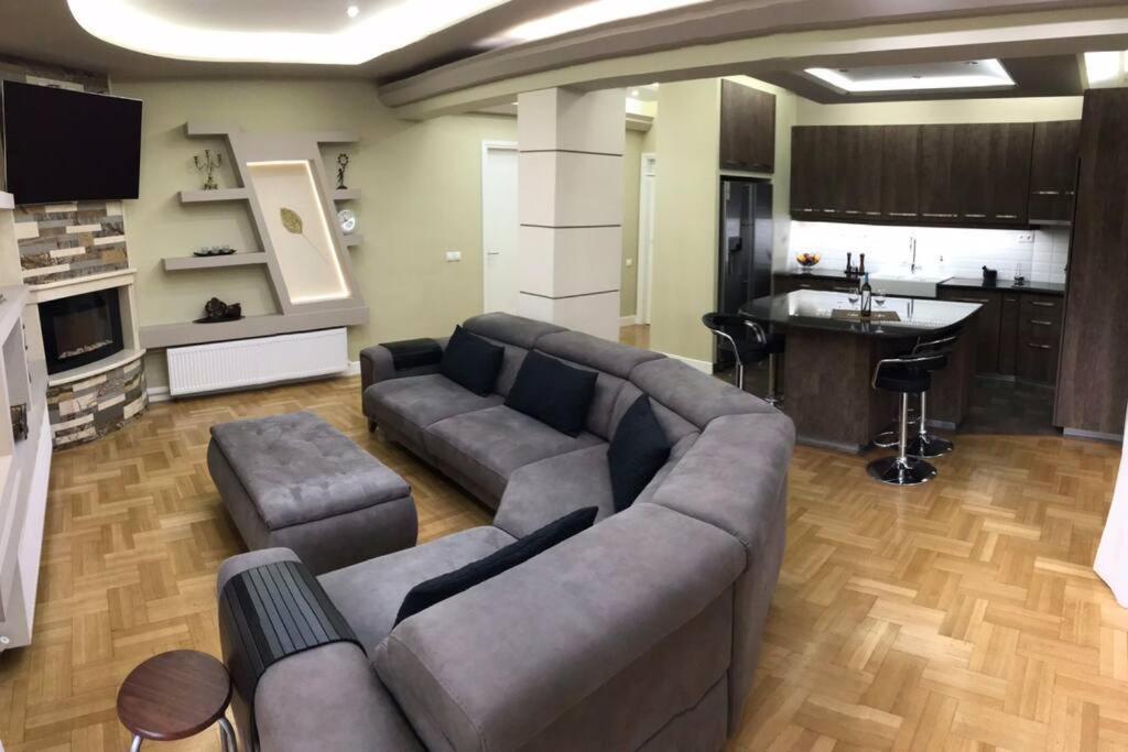 Finer Things Flisvos Beach Condo In Palaio Faliro Ateny Zewnętrze zdjęcie