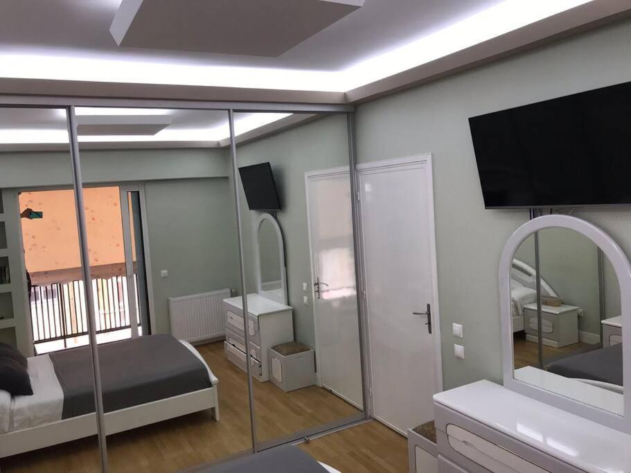 Finer Things Flisvos Beach Condo In Palaio Faliro Ateny Zewnętrze zdjęcie