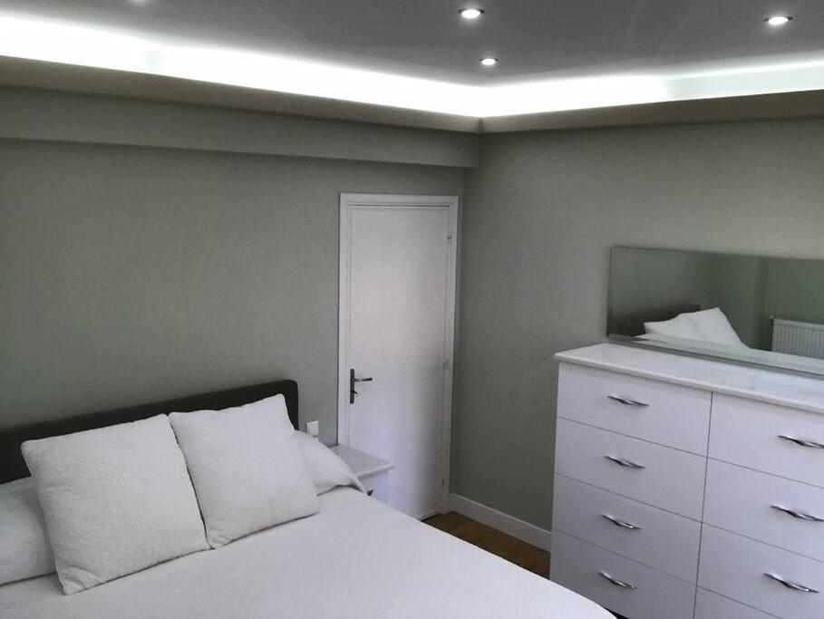 Finer Things Flisvos Beach Condo In Palaio Faliro Ateny Zewnętrze zdjęcie