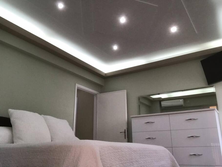 Finer Things Flisvos Beach Condo In Palaio Faliro Ateny Zewnętrze zdjęcie